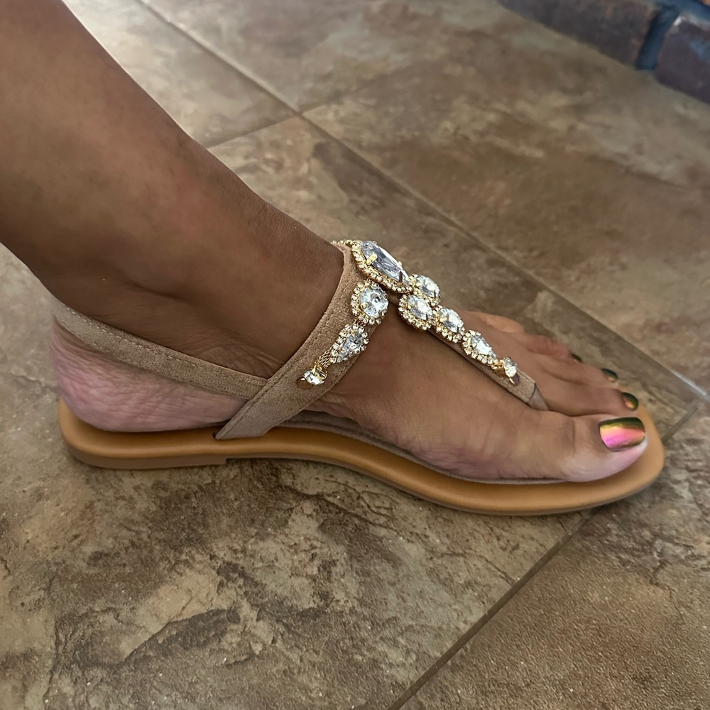 2 pairs of  jeweled sandals. - Picture 7 of 8